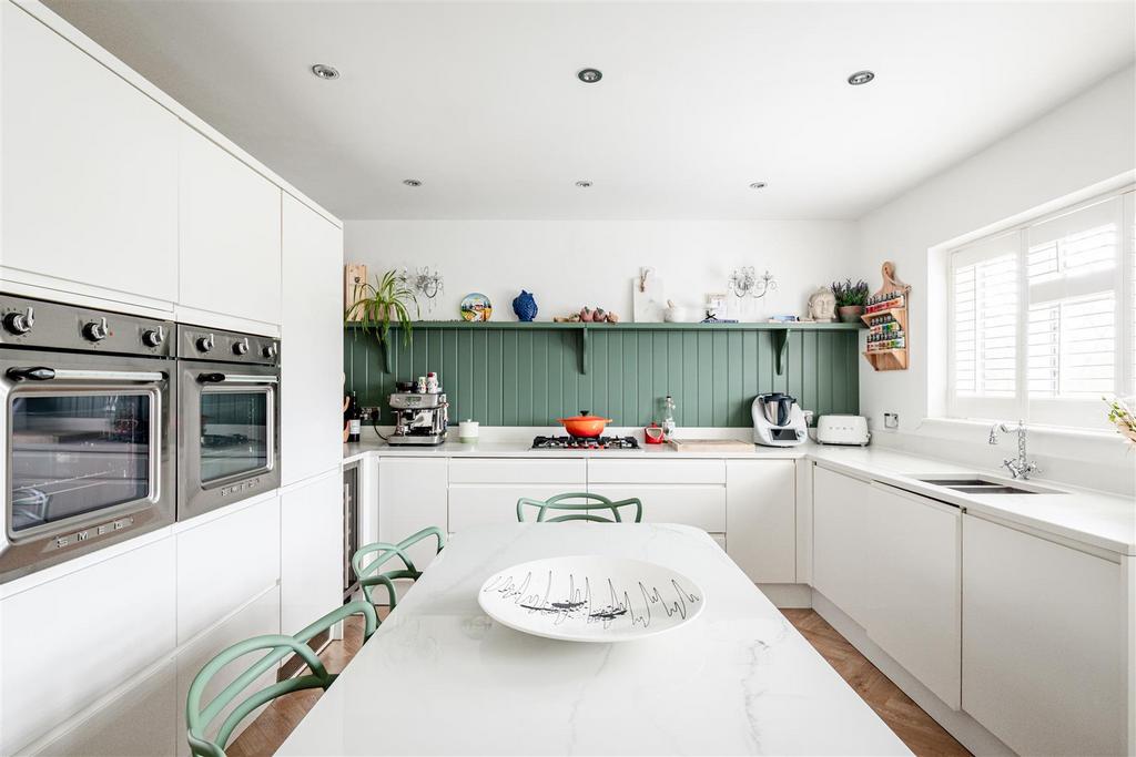 Hatch Close-3.jpg