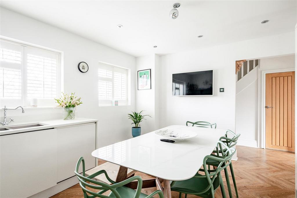 Hatch Close-6.jpg
