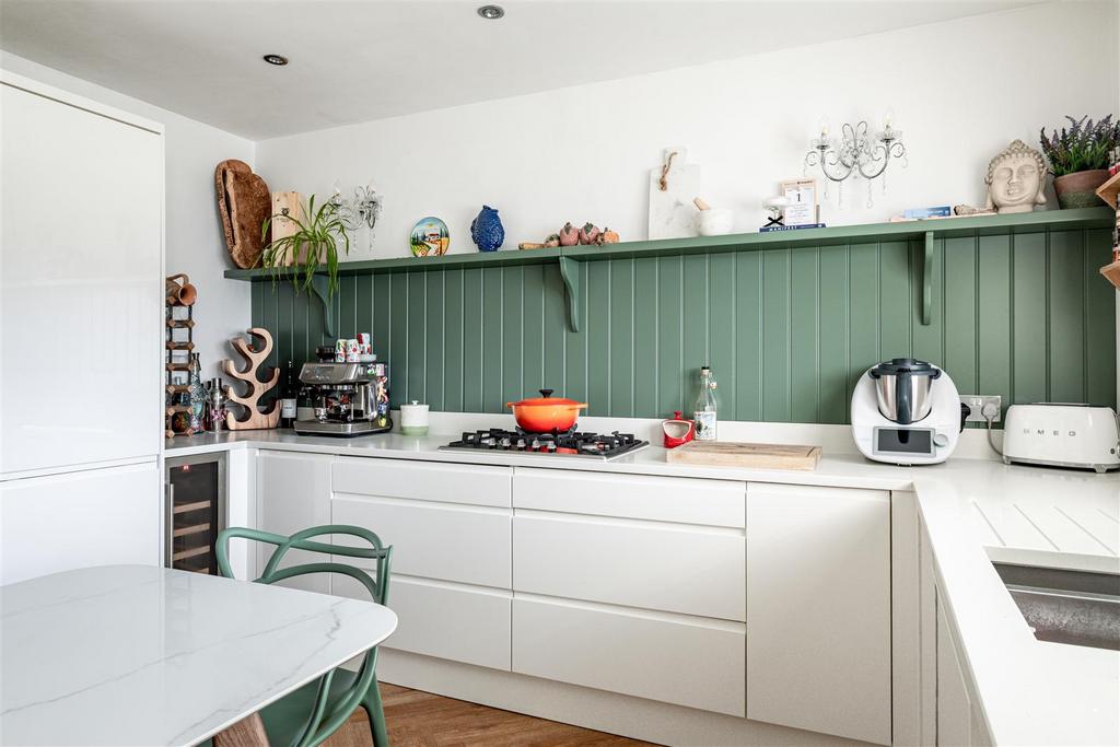 Hatch Close-7.jpg
