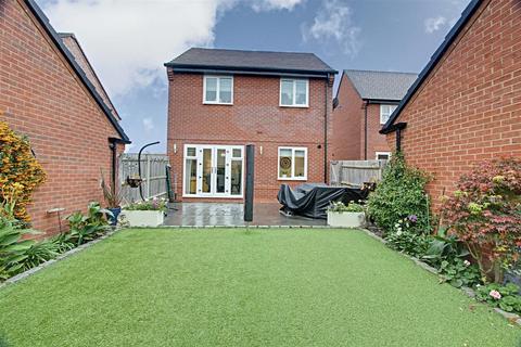 3 bedroom detached house for sale, Elgar Mews, Aylesbury