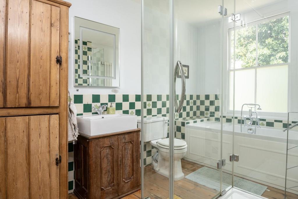 Latcham Dowling 33 Horslow Street Potton MATTHEW P