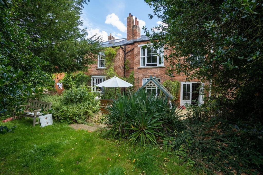 Latcham Dowling 33 Horslow Street Potton MATTHEW P