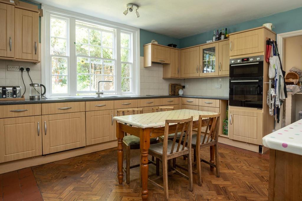 Latcham Dowling 33 Horslow Street Potton MATTHEW P
