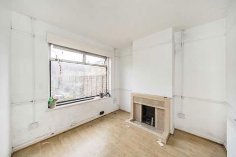Blakenham Road, London SW17