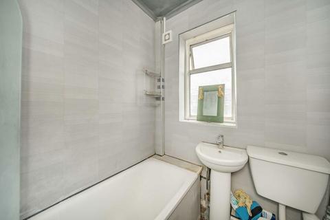 undefined, Blakenham Road, London SW17