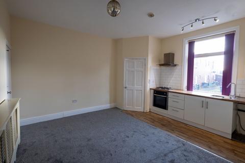 2 bedroom terraced house to rent, Pearl Street, Batley