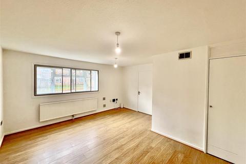 undefined, Tivoli Road, Hounslow TW4