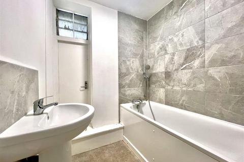 undefined, Tivoli Road, Hounslow TW4
