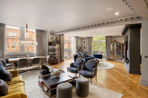 3 bedroom flat for sale, Empire House, North Terrace, SW7