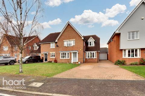 3 bedroom semi-detached house for sale, Holt Road, Harold Hill