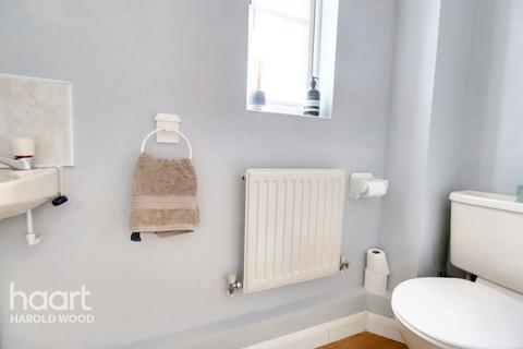 3 bedroom semi-detached house for sale, Holt Road, Harold Hill