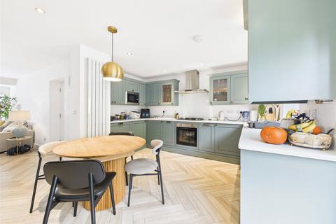 undefined, Cordwainers Road, Cheltenham, Gloucestershire, GL52