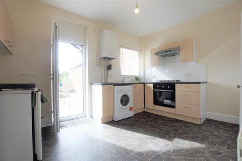 undefined, Swan Street, Warwick - (Includes Electric Bills)