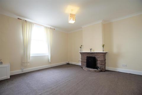 undefined, Swan Street, Warwick - (Includes Electric Bills)