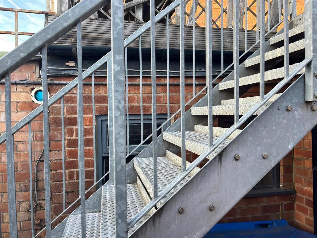 5a Swan Street - Staircase 1.jpeg