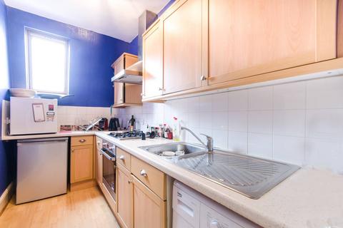 1 bedroom flat to rent, Station Parade, Balham, London, SW12
