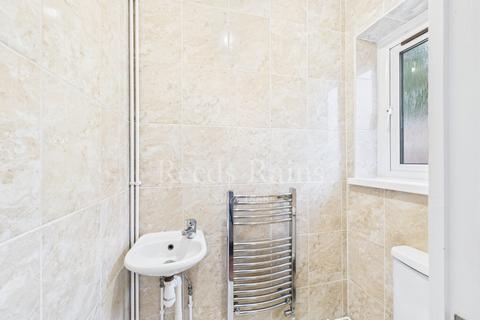 3 bedroom detached house to rent, Sayer Close, Kent DA9