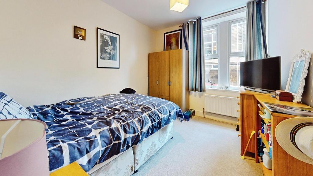 3087f183-7-ABC-Garnett-Street-Bedroom.jpg
