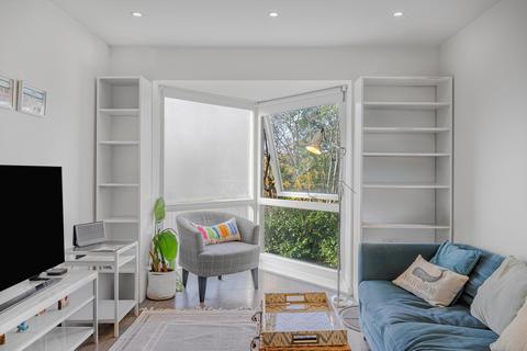 2 bedroom flat for sale, Loxford Gardens, Highbury, N5