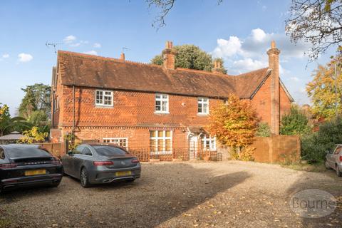 The Street, Wrecclesham, Farnham, Surrey, GU10