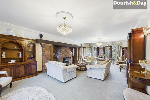 4 bedroom detached house for sale, Kenderdine Close, Stafford ST17