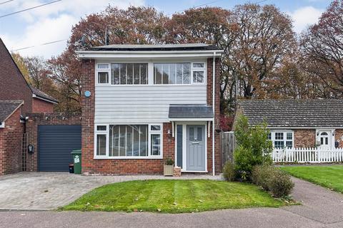 3 bedroom detached house for sale, Cayser Drive, Kingswood ME17