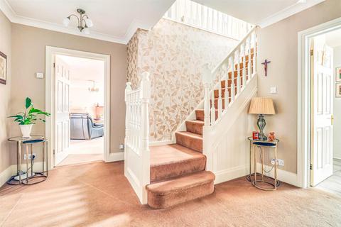4 bedroom detached house for sale, Lower Road, Hockley SS5