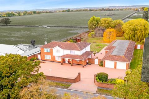 4 bedroom detached house for sale, Lower Road, Hockley SS5