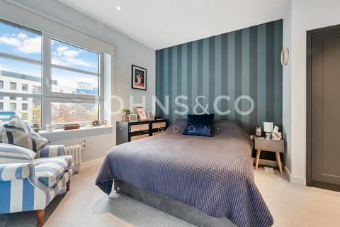 1 bedroom apartment for sale, Kent Building, London City Island E14