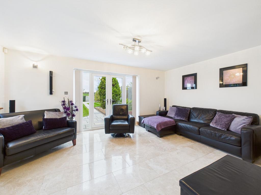 Family Dining/Kitchen