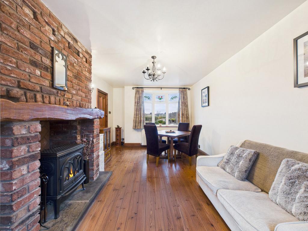 Lounge/Dining Room