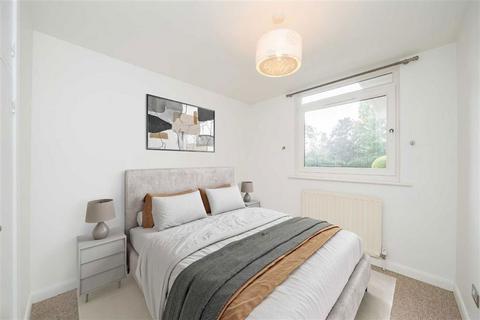 undefined, Thamespoint, Teddington TW11