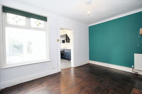 146 Faversham Road, Kennington, Ashford, TN24 9DE