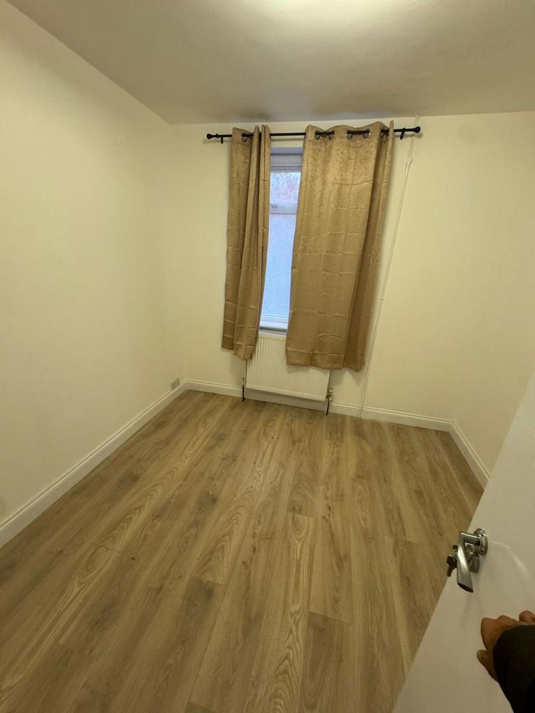 Stunning Newly Refurbished 3-Bedroom House with G
