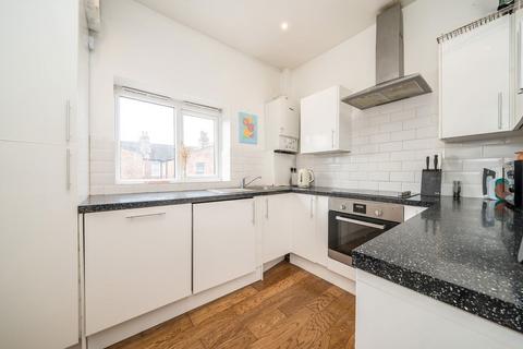 3 bedroom flat for sale, Southfield Road, London W4