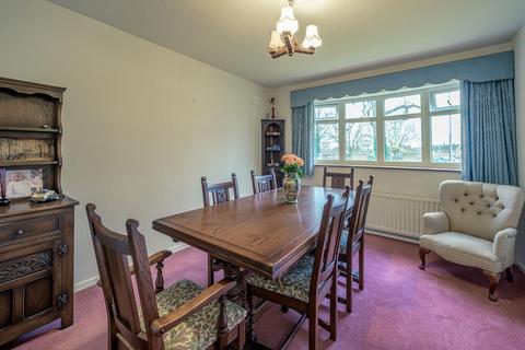 2 bedroom detached bungalow for sale, Lawnswood Road, Stourbridge, DY8 5LW