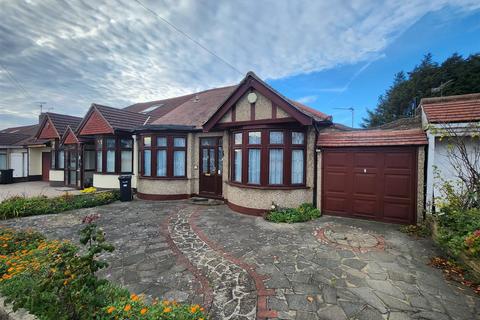 3 bedroom semi-detached bungalow for sale, Leigh Avenue, Redbridge - CHAIN FREE!
