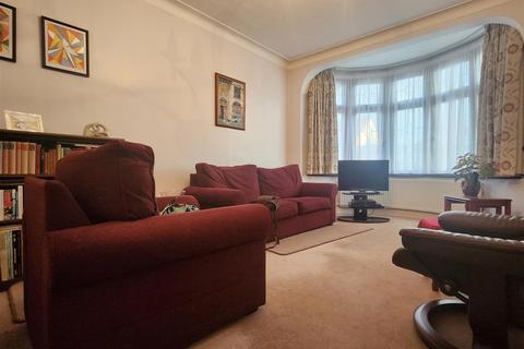 3 bedroom semi-detached bungalow for sale, Leigh Avenue, Redbridge - CHAIN FREE!