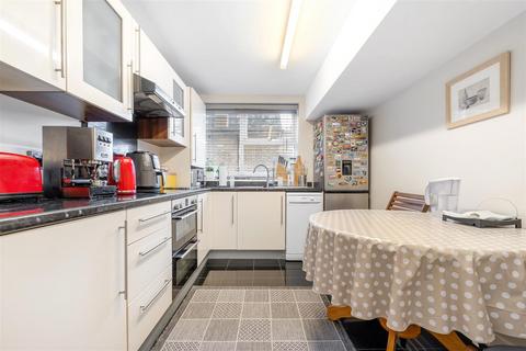 2 bedroom flat for sale, Friar Mews, West Norwood, SE27