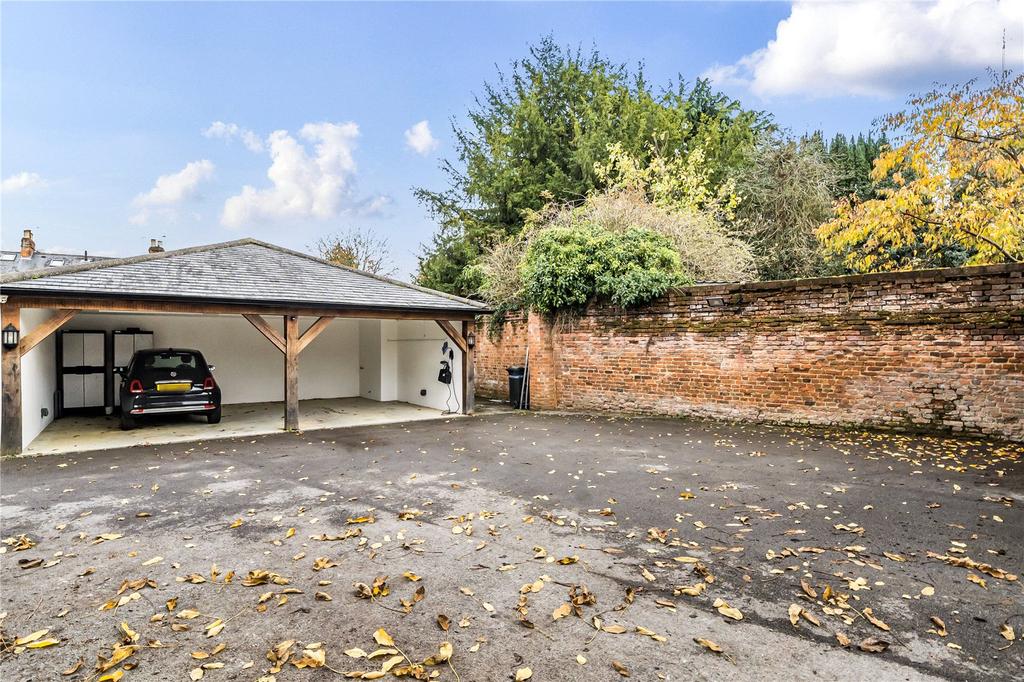 Garage/Parking
