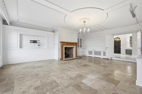 4 bedroom manor house to rent, Manor Road, Loughton IG10