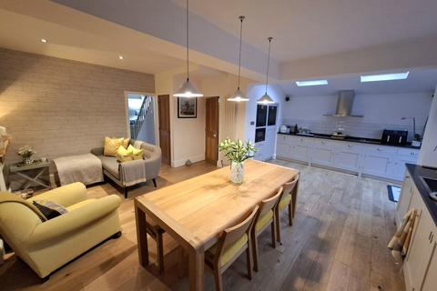 3 bedroom semi-detached house for sale, Newton Avenue, Stocksbridge, S36