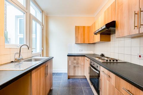 1 bedroom apartment for sale, Boscombe Road, Southend On Sea, SS2