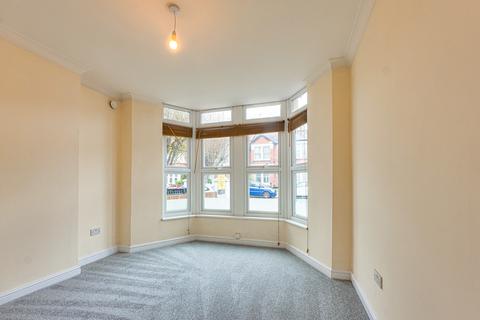 1 bedroom apartment for sale, Boscombe Road, Southend On Sea, SS2