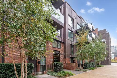 Montford Place, London E15