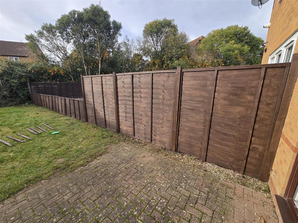 Rear garden 1.jpg
