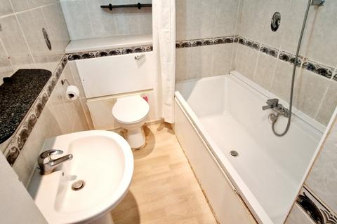 Flat 3, 20 High Street, Gravesend, DA11 0BA