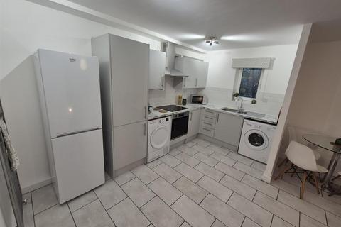 2 bedroom flat to rent, Dawn Court, Wilbraham Road, Manchester