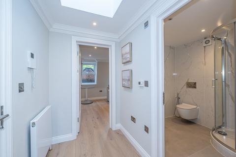 1 bedroom flat to rent, Ashburn Place, London SW7
