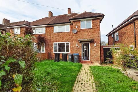 3 bedroom semi-detached house to rent, Stroud Green Way, Croydon CR0